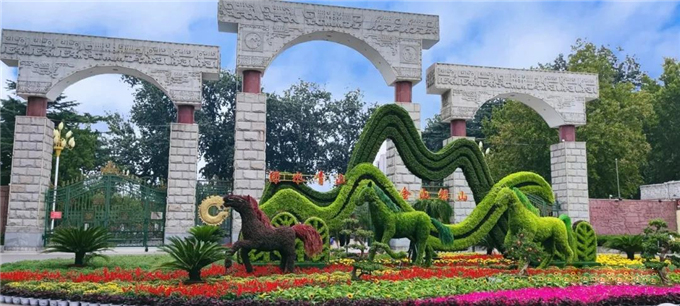 國慶立體花壇安陽市人民公園西門“策馬奔騰”-公眾號(hào)安陽園林01.jpg
